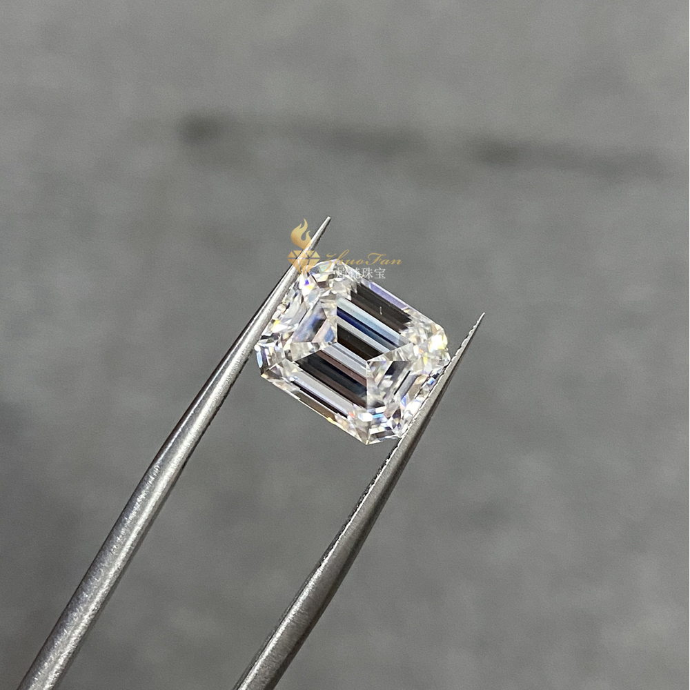 Moissanite Diamond White DEF Color Emerald Cut